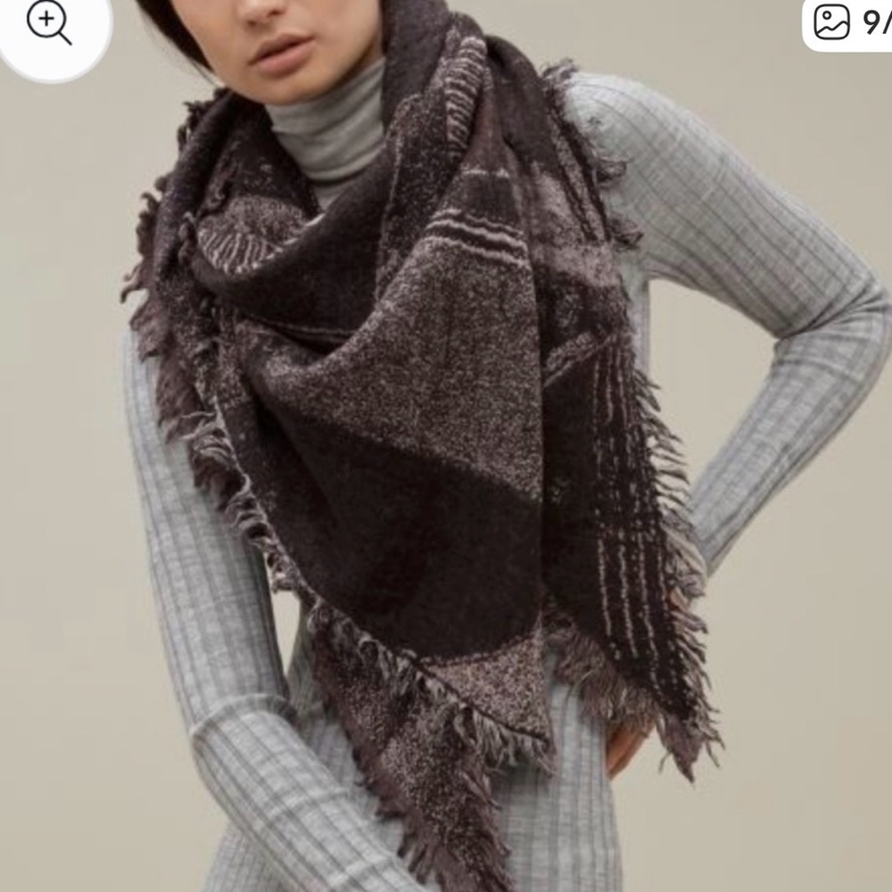 Wilfred Triangle Scarf